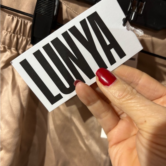 Lunya Washable Silk Tee Short Pajamas - Picture 2 of 3